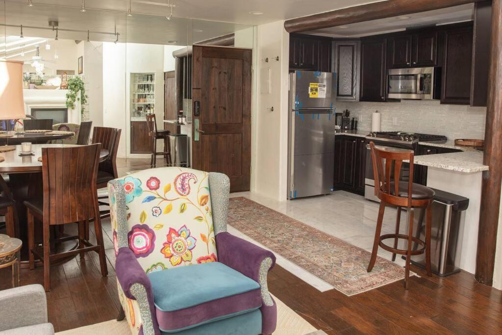 Aspen Stash Pad With Fireplace, Parking, W/D エクステリア 写真
