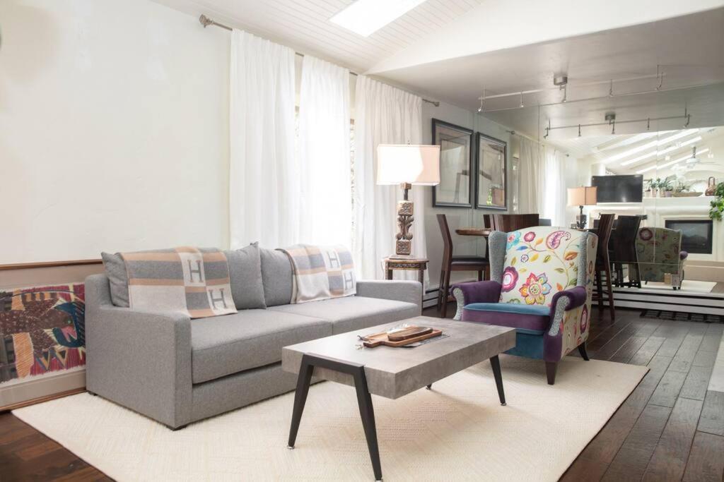 Aspen Stash Pad With Fireplace, Parking, W/D エクステリア 写真